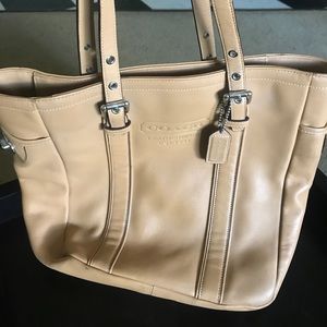 Coach ALL leather medium tire bag